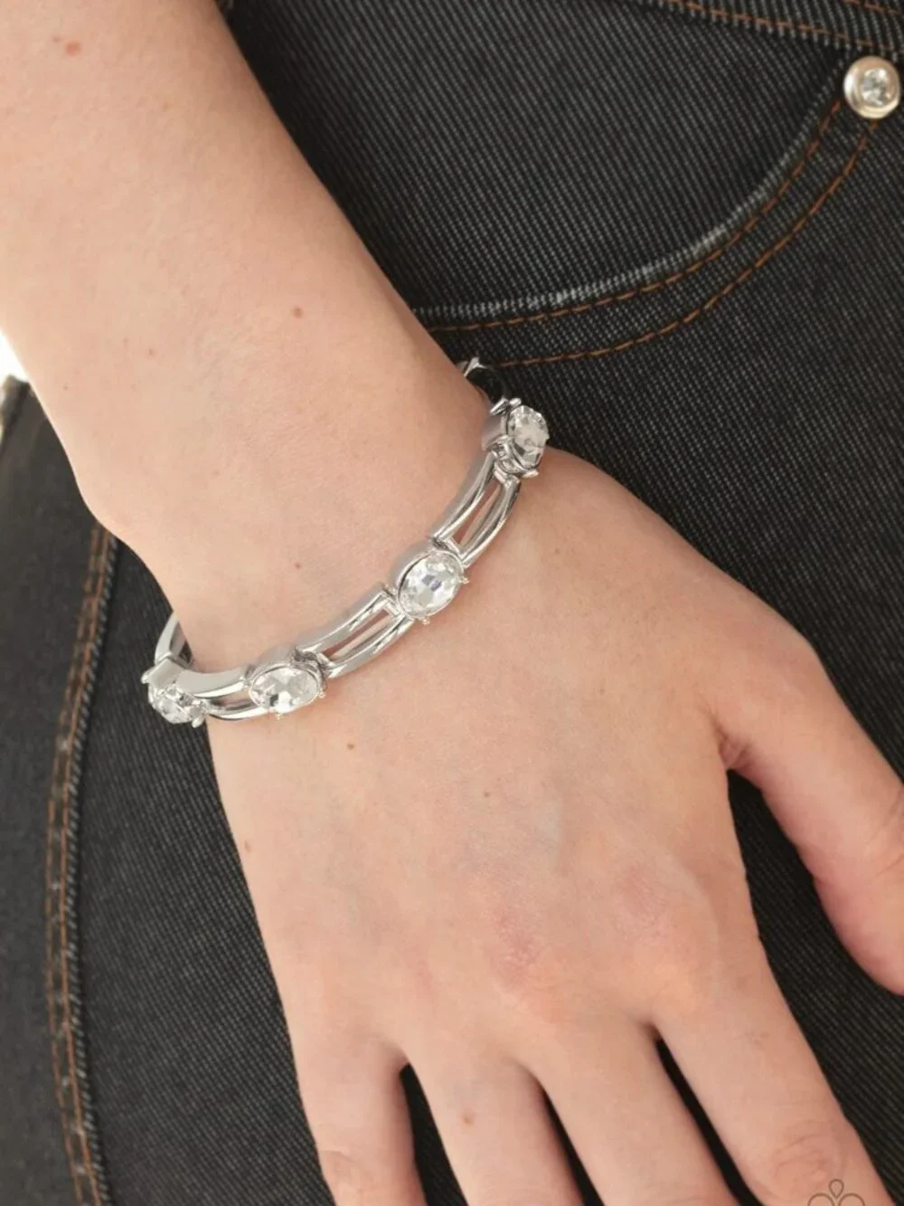 Paparazzi Jewelry Accessories - FLASH or Credit? - White Bracelet - Vintage